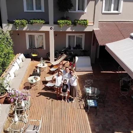 A&B Home Hotel Гьочек Екстериор снимка
